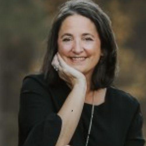 Laura Clary