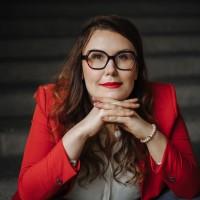 Dr. Karolina Najdek