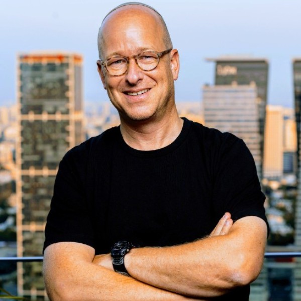 Victor Ofstein