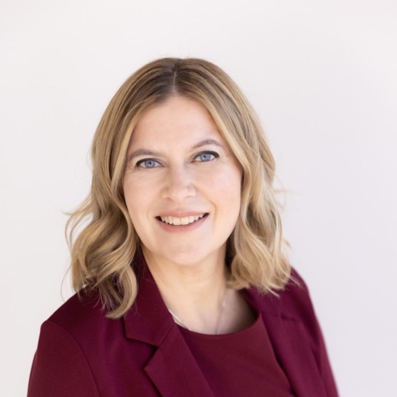 Laura Davis